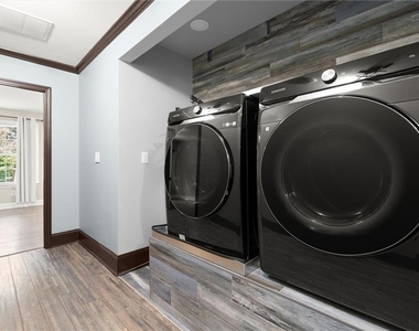 5583 Julian Place - Photo Thumbnail 15