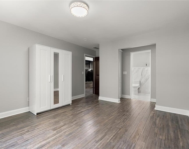 5583 Julian Place - Photo Thumbnail 24