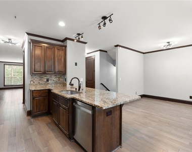 5583 Julian Place - Photo Thumbnail 9