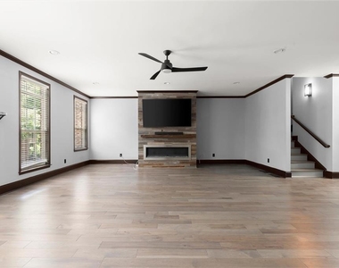 5583 Julian Place - Photo Thumbnail 13