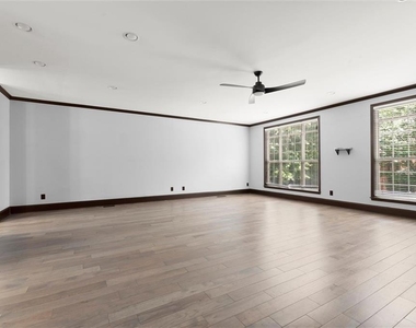 5583 Julian Place - Photo Thumbnail 14