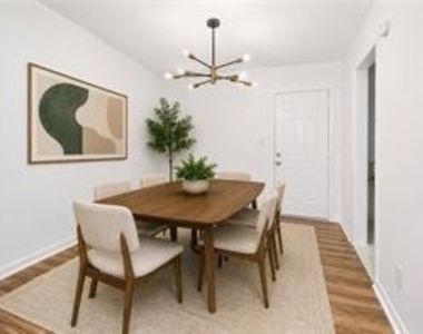1010 Sexton Drive - Photo Thumbnail 6