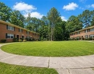 1010 Sexton Drive - Photo Thumbnail 2