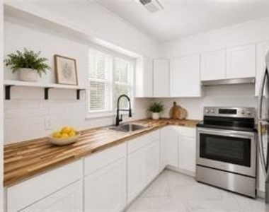 1010 Sexton Drive - Photo Thumbnail 8