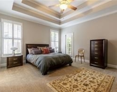 1635 Reserve Circle - Photo Thumbnail 3
