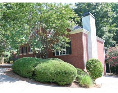3885 Waterford Drive - Photo Thumbnail 3