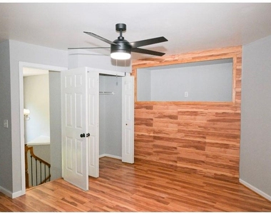 3885 Waterford Drive - Photo Thumbnail 8