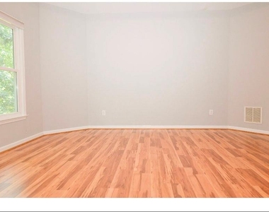 3885 Waterford Drive - Photo Thumbnail 12