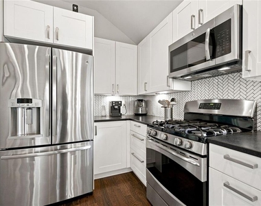 379 Patterson Avenue Se - Photo Thumbnail 9