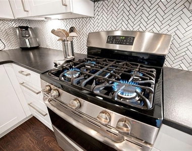 379 Patterson Avenue Se - Photo Thumbnail 13