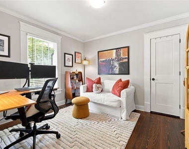 379 Patterson Avenue Se - Photo Thumbnail 6