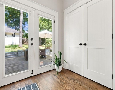 379 Patterson Avenue Se - Photo Thumbnail 23