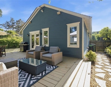 379 Patterson Avenue Se - Photo Thumbnail 2