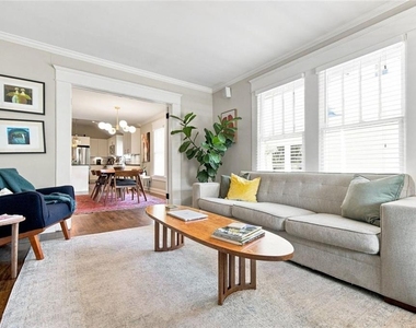 379 Patterson Avenue Se - Photo Thumbnail 3