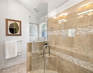 379 Patterson Avenue Se - Photo Thumbnail 17