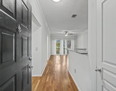 10 Perimeter Summit Boulevard Ne - Photo Thumbnail 3