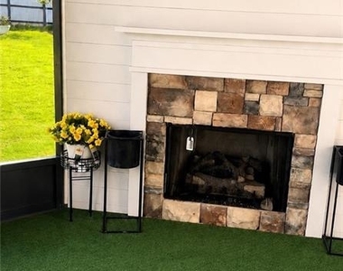 204 Garnet Drive - Photo Thumbnail 7