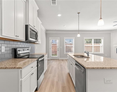 24 Richardson Street - Photo Thumbnail 12