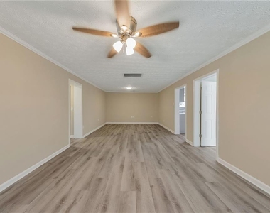 3849 Dillard Street - Photo Thumbnail 3
