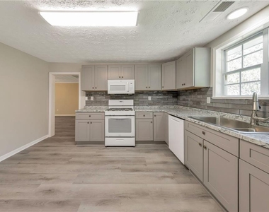 3849 Dillard Street - Photo Thumbnail 2