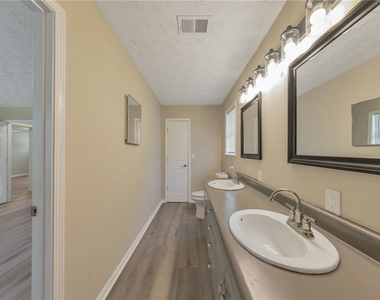 3849 Dillard Street - Photo Thumbnail 8