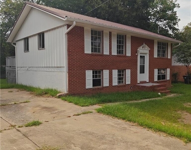 423 Alabama Avenue - Photo Thumbnail 1