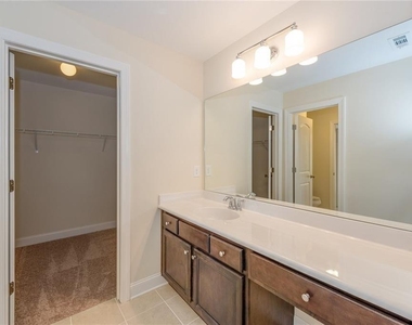6220 Leeward Tide Court - Photo Thumbnail 17