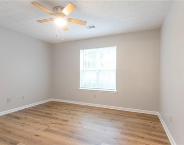 1041 Plantation Way Nw - Photo Thumbnail 8