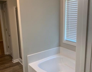 213 Winterset Circle - Photo Thumbnail 8