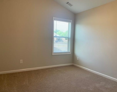213 Winterset Circle - Photo Thumbnail 12