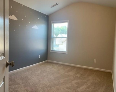 213 Winterset Circle - Photo Thumbnail 10