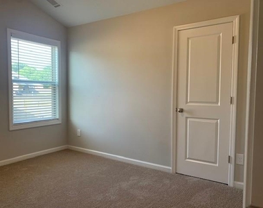 213 Winterset Circle - Photo Thumbnail 13