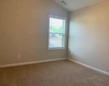 213 Winterset Circle - Photo Thumbnail 14