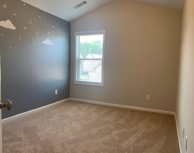 213 Winterset Circle - Photo Thumbnail 11