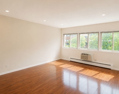 2411 W Fargo Avenue - Photo Thumbnail 3