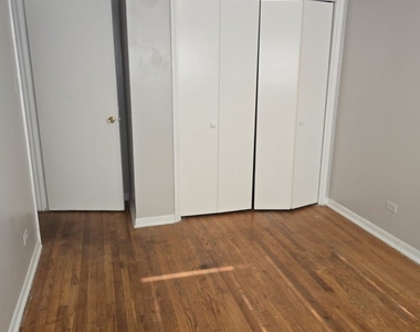 7530 S Saginaw Avenue - Photo Thumbnail 5