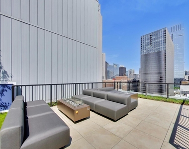310 S Michigan Avenue - Photo Thumbnail 15