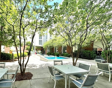 620 Glen Iris Drive Ne - Photo Thumbnail 15