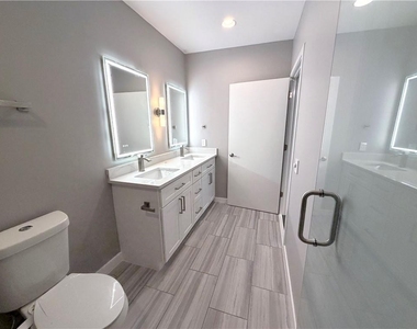 620 Glen Iris Drive Ne - Photo Thumbnail 9