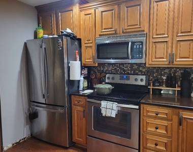 425 Walnut Creek Lane - Photo Thumbnail 6