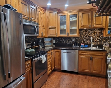 425 Walnut Creek Lane - Photo Thumbnail 5