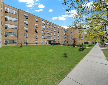 6161 N Hoyne Avenue - Photo Thumbnail 1