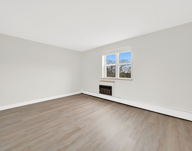 6161 N Hoyne Avenue - Photo Thumbnail 8