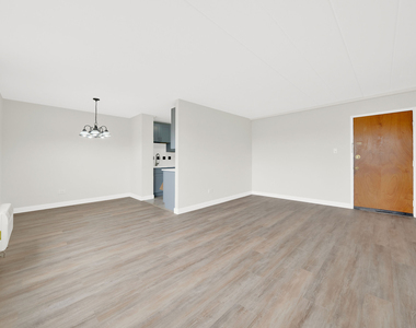 6161 N Hoyne Avenue - Photo Thumbnail 6