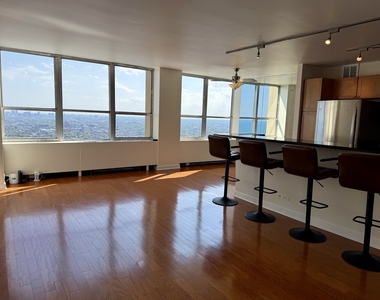 655 W Irving Park Road - Photo Thumbnail 4