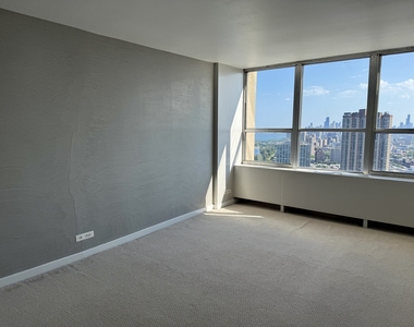 655 W Irving Park Road - Photo Thumbnail 15