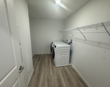 2605 Dundee Drive - Photo Thumbnail 21