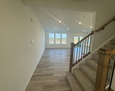 2605 Dundee Drive - Photo Thumbnail 2