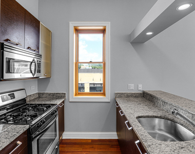4755 N Washtenaw Avenue - Photo Thumbnail 12