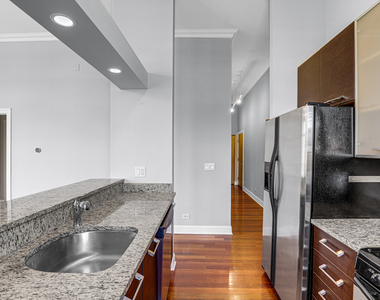 4755 N Washtenaw Avenue - Photo Thumbnail 13